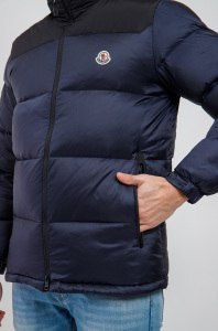 Moncler Пуховик