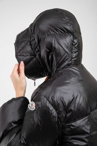 Moncler Пуховик