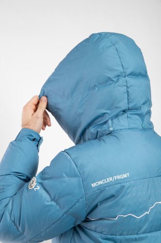 Moncler Пуховик