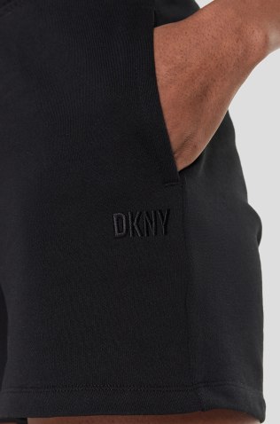 Donna Karan Шорты